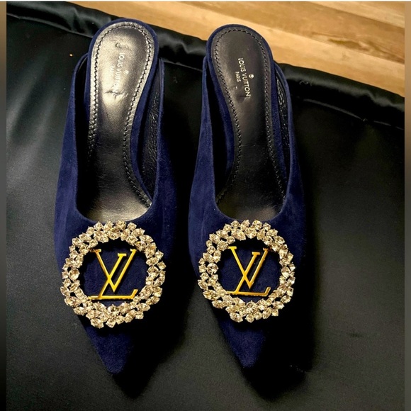 Louis Vuitton Blue Velvet Heels - Picture 2 of 4